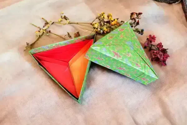 Triqule Box Order Custom Triangular Boxes | Umbrella Custom Packaging
