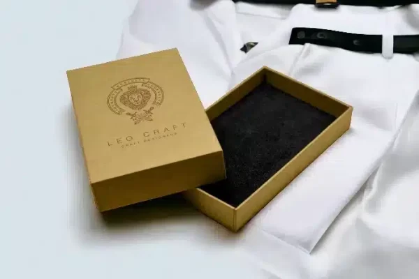 Custom Apparel and Fashion packaging