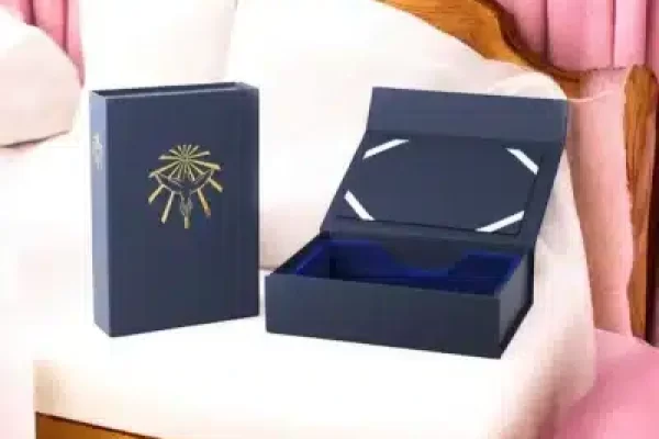 Magnetic Closure Boxes With Inserts