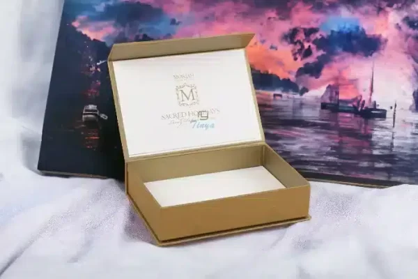 Magnetic Closure Packaging Boxes