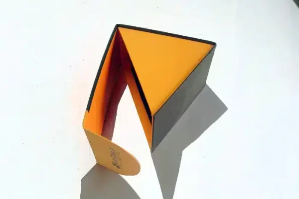 Rigid Triangular Boxes