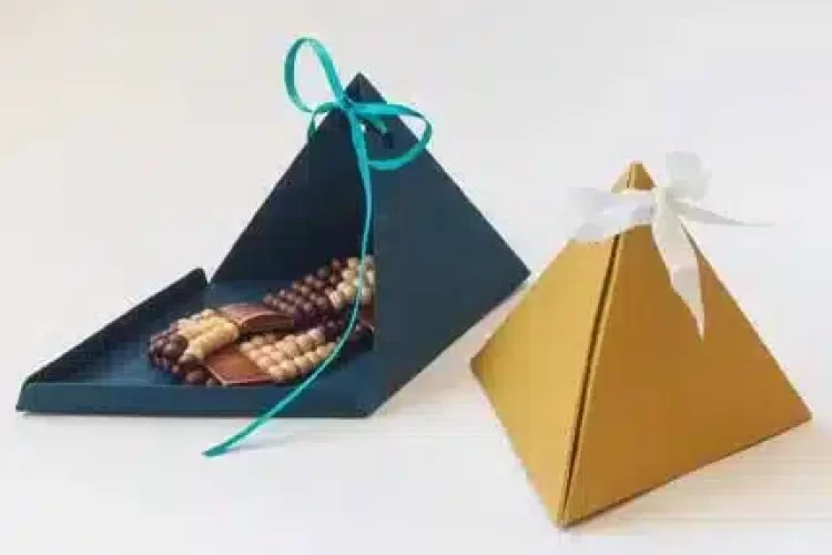 Triangular Gift Boxes